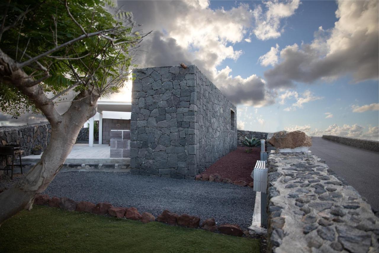 Sun, Relax & Lava, Free Wifi 600Mb, Bbq Villa Tinajo Bagian luar foto