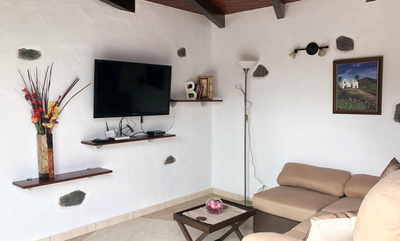 Sun, Relax & Lava, Free Wifi 600Mb, Bbq Villa Tinajo Bagian luar foto